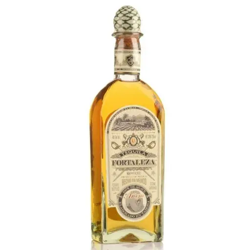 Tequila Fortaleza Añejo (ea)
